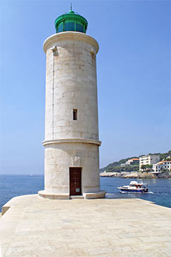 Leuchtturm am Hafen